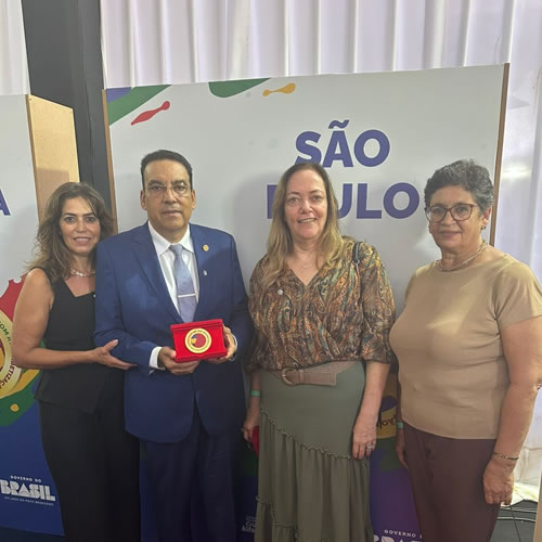 Uchoa recebe Ouro no Selo Nacional Compromisso com a Alfabetização 2025