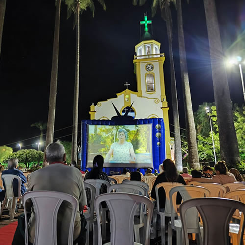 Sábado (25/05) foi dia de Cinema na Praça