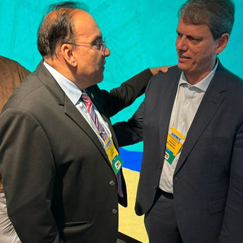 Levantamento sobre demandas prioritárias do município é entregue ao governador