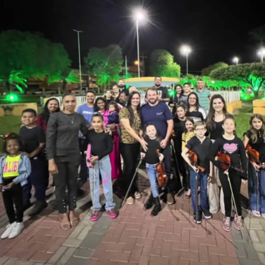 Apresentaram na Praça Matriz - Projeto Camerata Jovem Beethoven