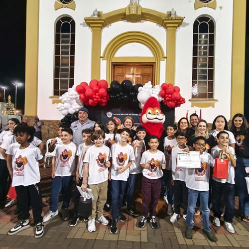 Banda Regimental da Polícia Militar participa da formatura do PROERD 