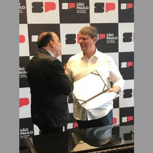 Prefeito assina convênios que somam quase R$1 milhão de reais para Uchoa